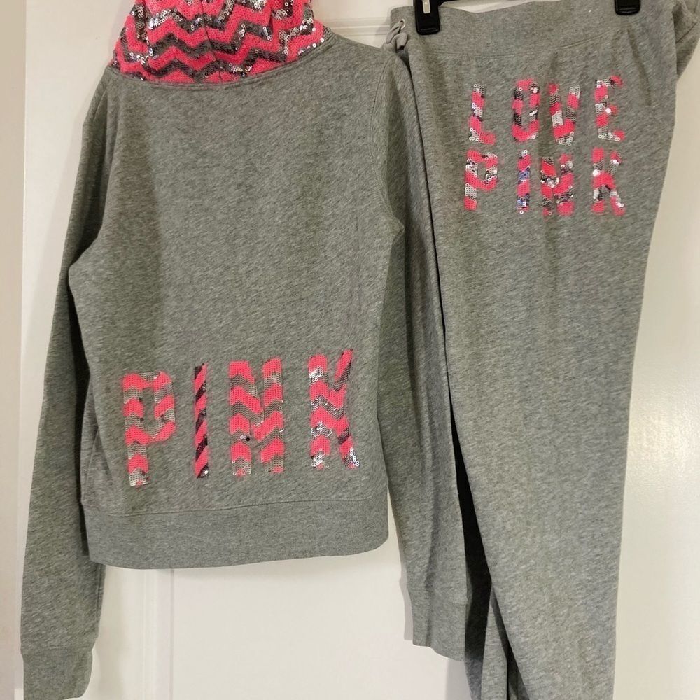 VS PINK RARE CHEVRON SET XS - Picture 2 of 9